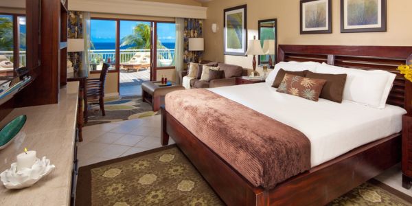 airport-transfer-to-beaches-ocho-rios-bedroom