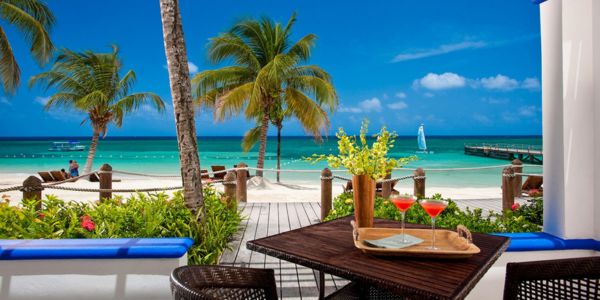 airport-transfer-to-beaches-ocho-rios-sundeck