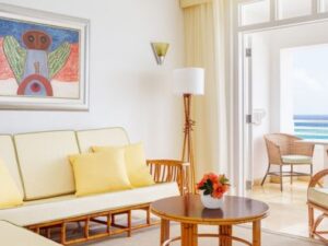 airport-transfer-to-couples-tower-isle-balcony