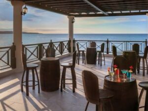 airport-transfer-to-jewel-paradise-cove-deck[1]