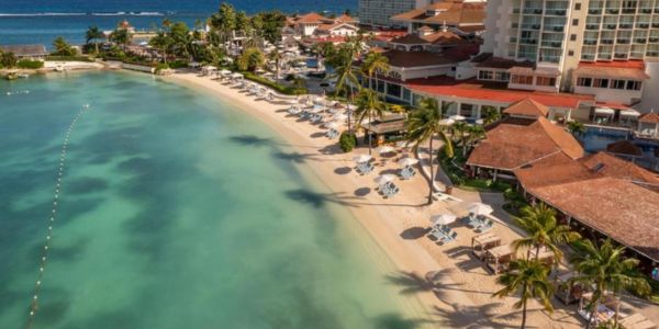 airport-transfer-to-moon-palace-beach-property