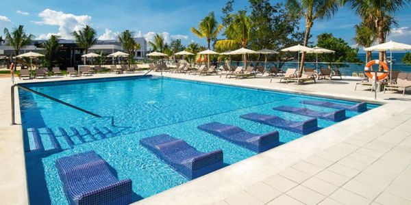 airport-transfer-to-riu-montego-bay-pool airport-transfer-to-riu-montego-bay-pool