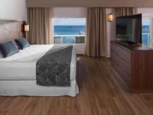 Montego Bay Airport Transfer to Hotel RIU Reggae