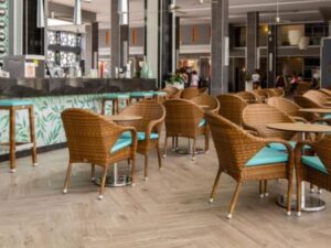 airport-transfer-to-riu-reggae-lobby-bar