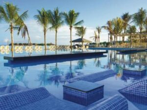 airport-transfer-to-riu-reggae-pool (2)