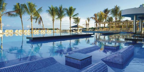 airport-transfer-to-riu-reggae-pool (2)