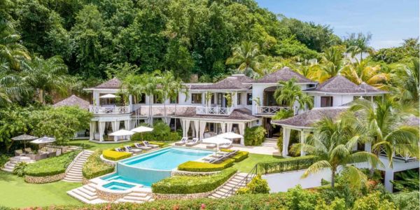 airport-transfer-to-round-hill-property-view airport-transfer-to-round-hill-property-view