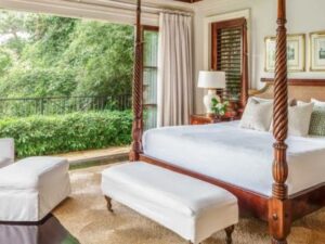 airport-transfer-to-round-hill-room-view airport-transfer-to-round-hill-room-view