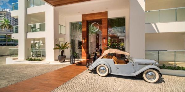 airport-transfer-to-s-hotel-entrance airport-transfer-to-s-hotel-entrance