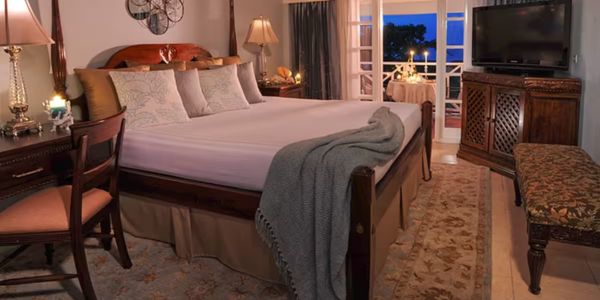 airport-transfer-to-sandals-ochi-bedroom