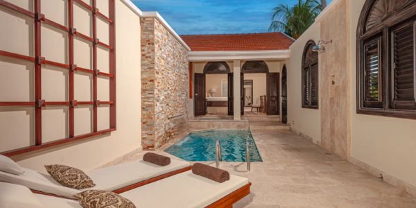 airport-transfer-to-sandals-ochi-spa-area