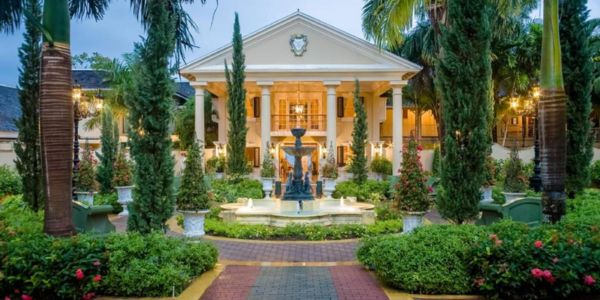 airport-transfer-to-sandals-royal-plantation-entrance airport-transfer-to-sandals-royal-plantation-entrance