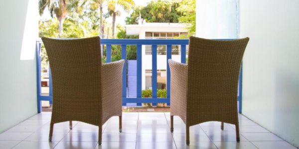 airport-transfer-to-tobys-resort-balcony airport-transfer-to-tobys-resort-balcony
