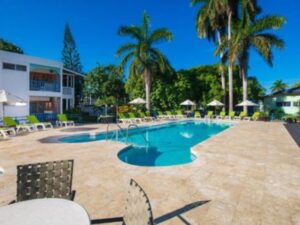 airport-transfer-to-tobys-resort-pool airport-transfer-to-tobys-resort-pool