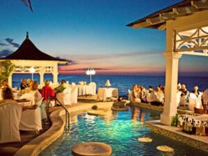 island-dream-tour-airport-transfer-to-ocho-rios-hotel-dining