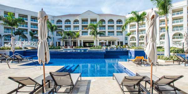 hyatt-zilara-rose-hall