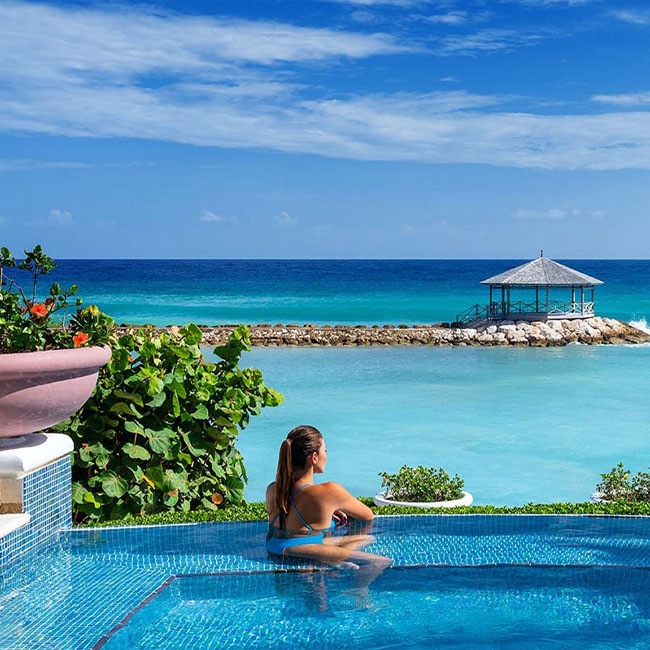 island-dream-tours-airport-transfers-to-jewel-grande-rose-hall-1