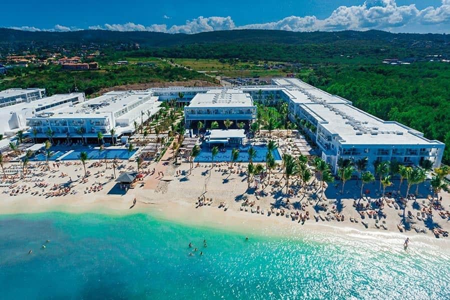 Does Hyatt Zilara Have Excursions?