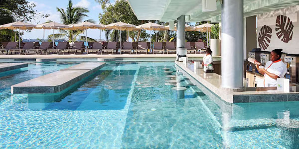 island-dream-tour-riu-negril-swim-up-bar island-dream-tour-riu-negril-swim-up-bar