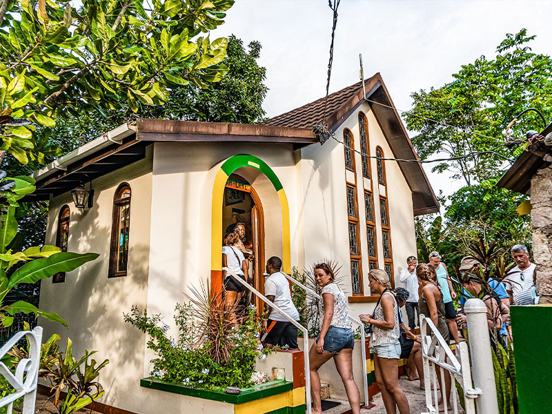 affordable-tours-jamaica-attractions-bob-marley-nine-mile-tour-1.jpg