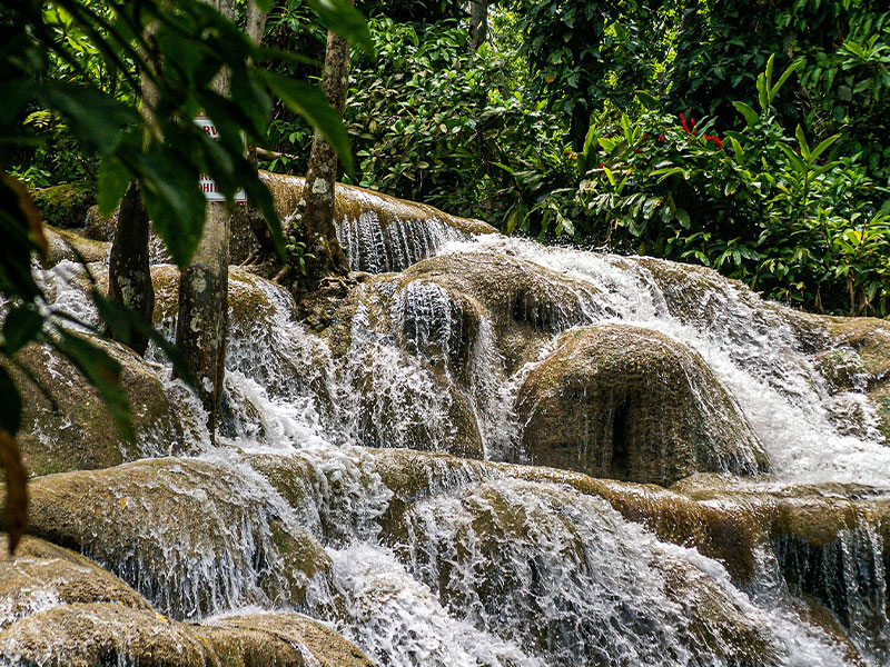 affordable-tours-jamaica-attractions-dunns-river-falls-1.jpg
