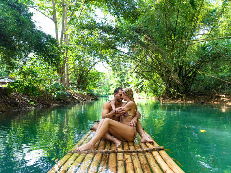affordable-tours-jamaica-attractions-martha-brae-rafting-couple.jpg