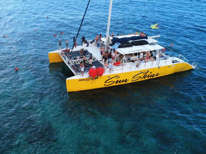 affordable-tours-jamaica-attractions-montego-bay-catamaran-cruise-adults-3.jpg