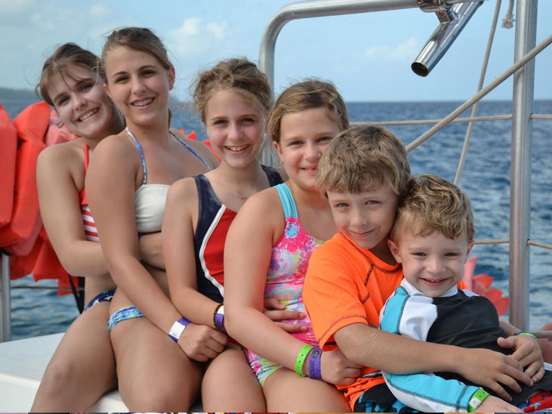 affordable-tours-jamaica-attractions-montego-bay-catamaran-cruise-family.jpg